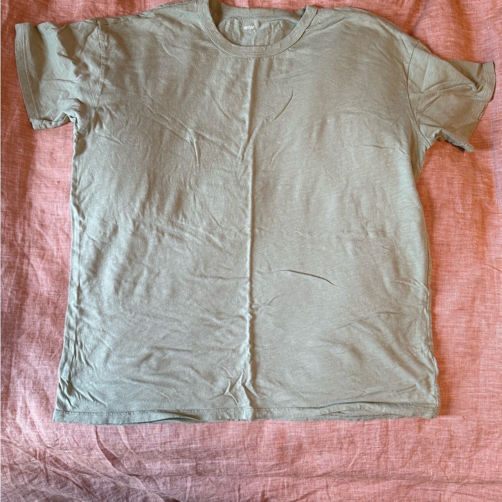 Classic Crew Neck Women’s T-Shirt in Sage Green